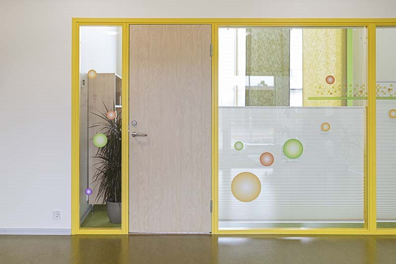 Swedoor-yellow-glass-partition-800w